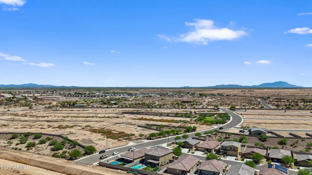 Real Estate Picture 24