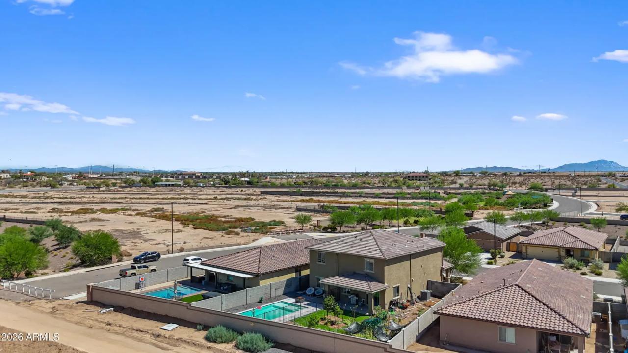 Real Estate Picture 25