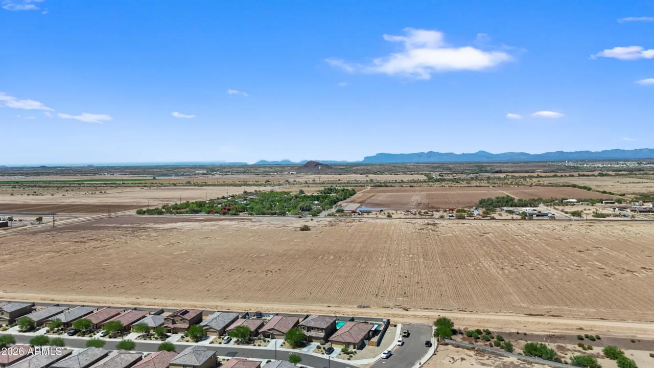 Real Estate Picture 22
