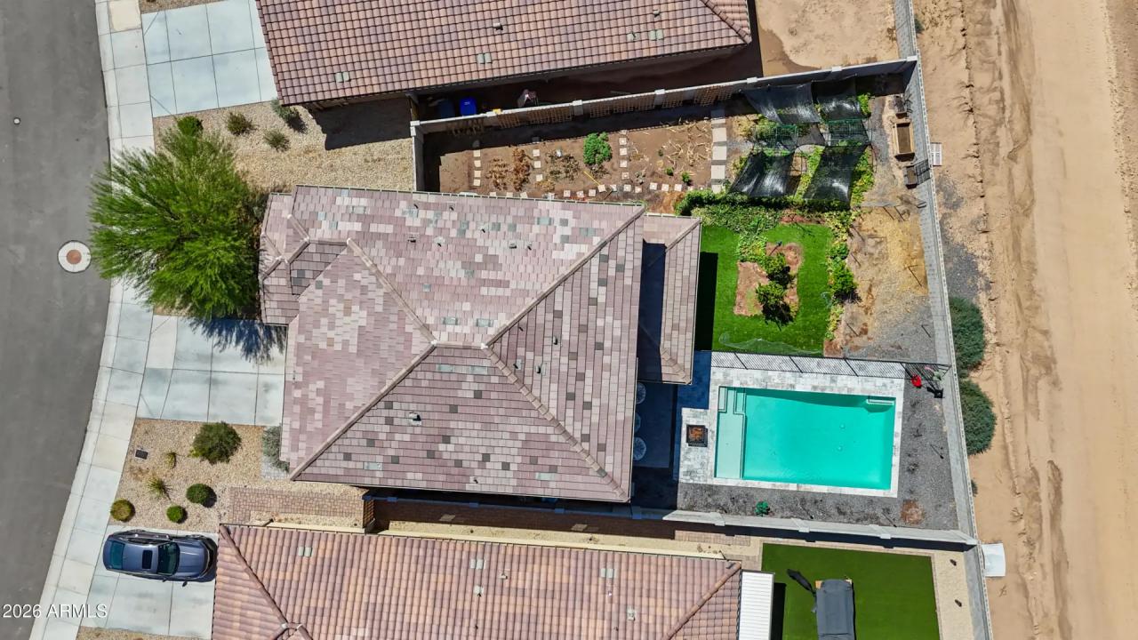 Real Estate Picture 8