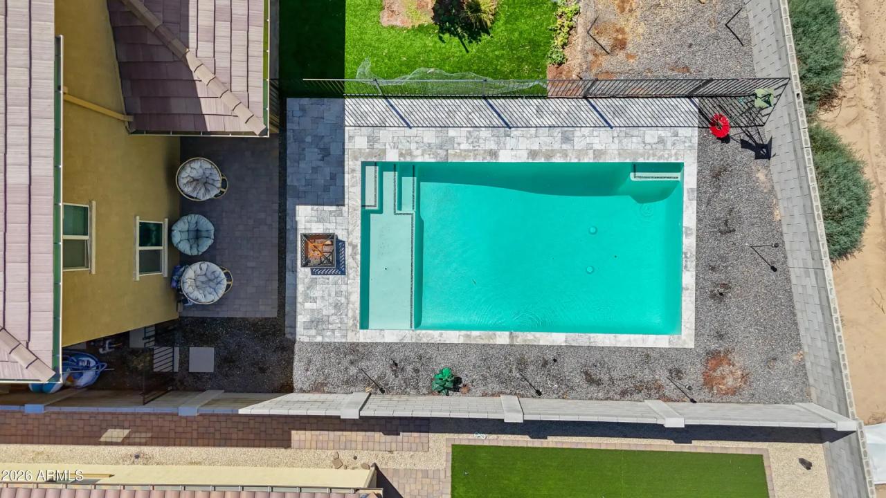 Real Estate Picture 5