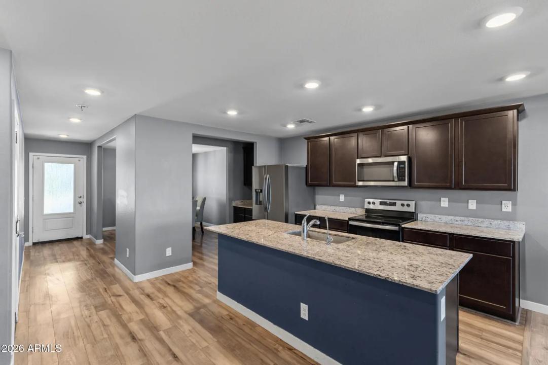 Real Estate Picture 13