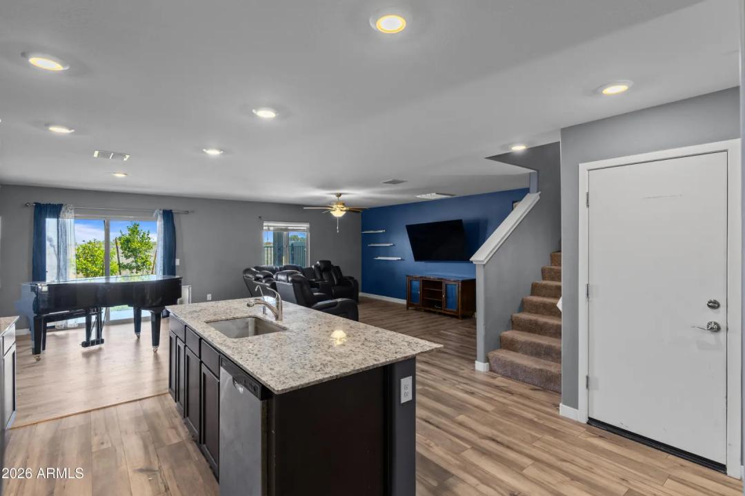 Real Estate Picture 15