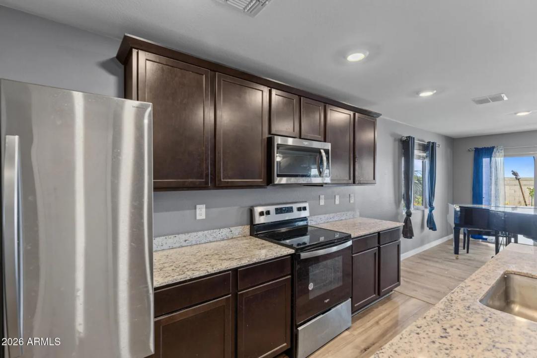 Real Estate Picture 16
