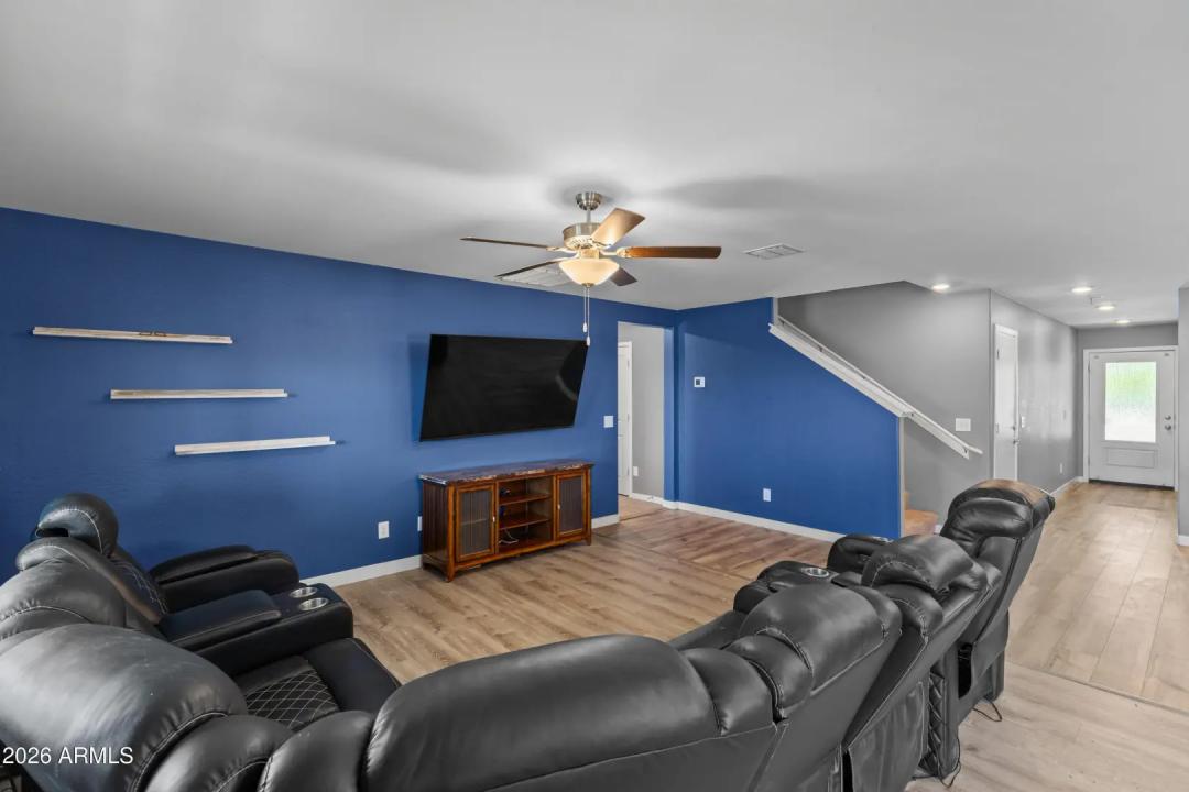 Real Estate Picture 18