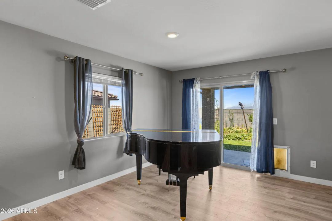 Real Estate Picture 19