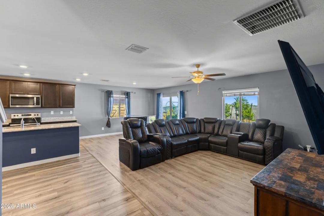 Real Estate Picture 21
