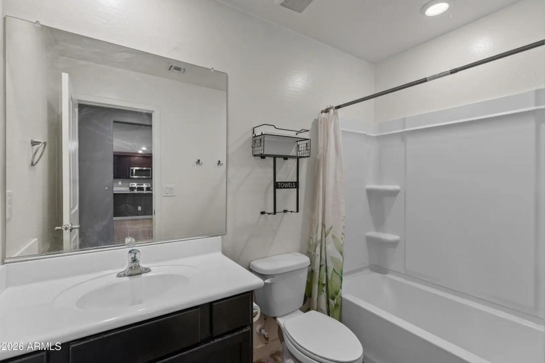 Real Estate Picture 33