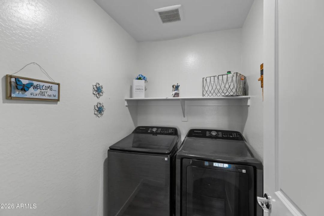 Real Estate Picture 43