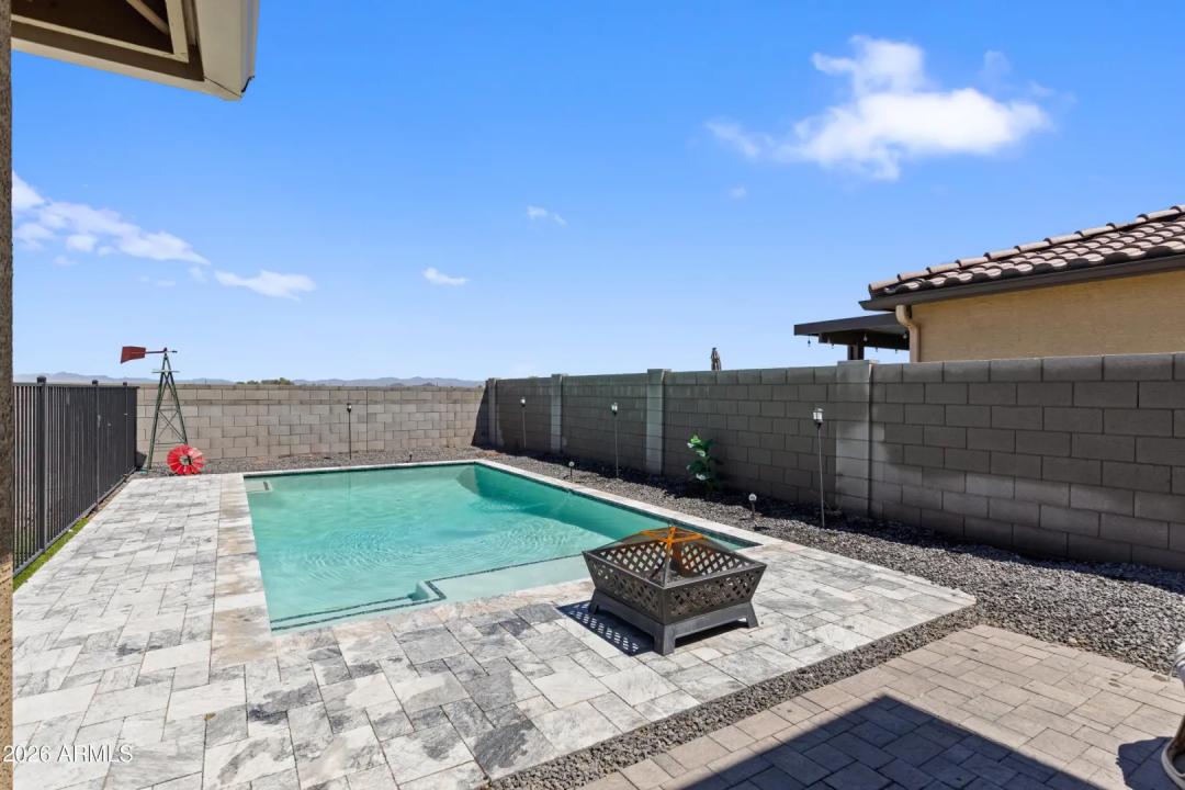 Real Estate Picture 10