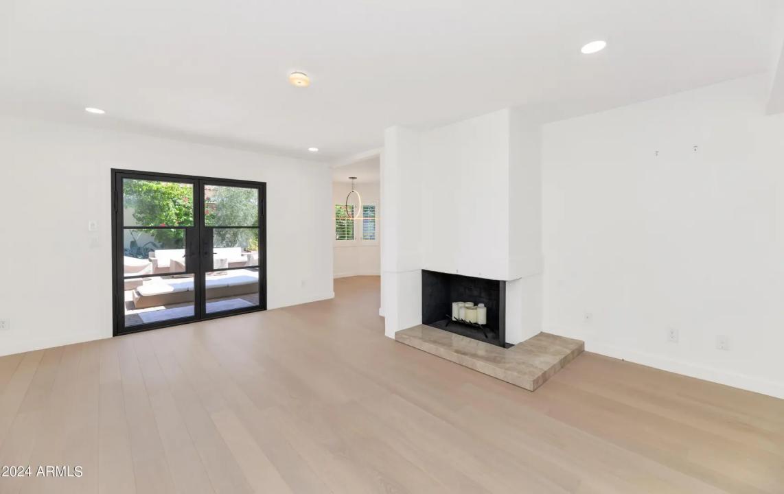 Real Estate Picture 7