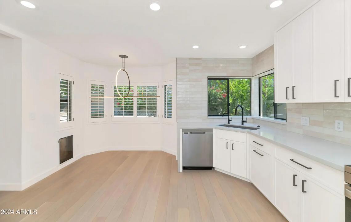 Real Estate Picture 10