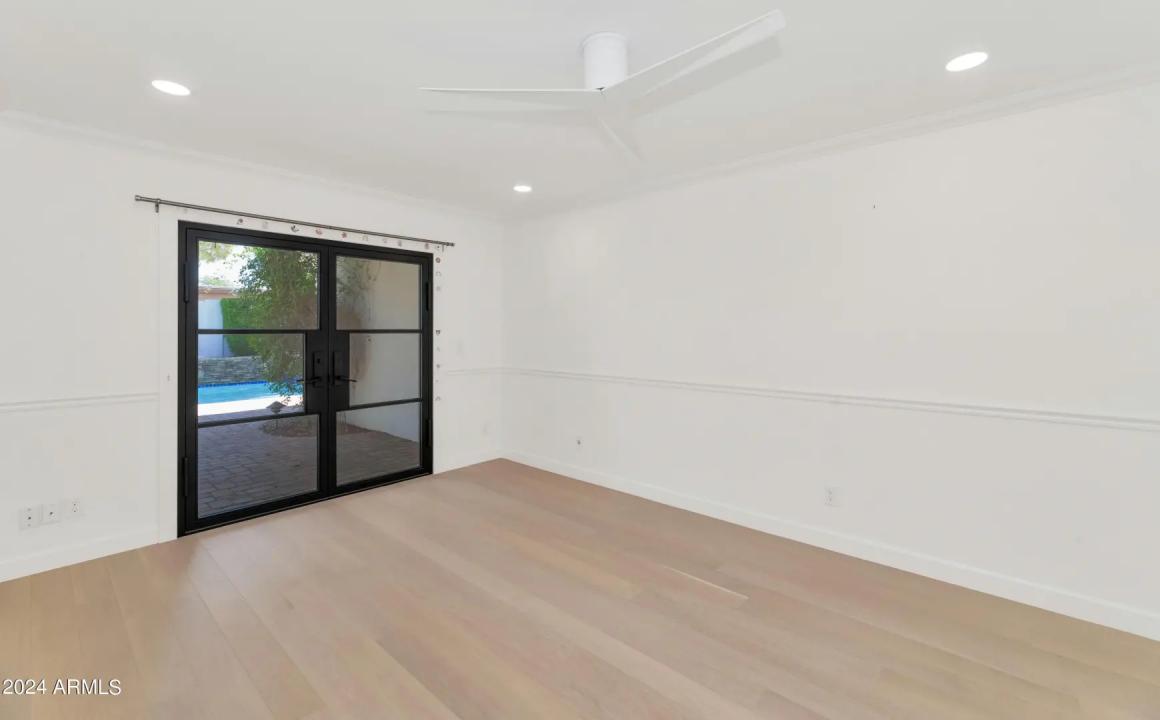 Real Estate Picture 16