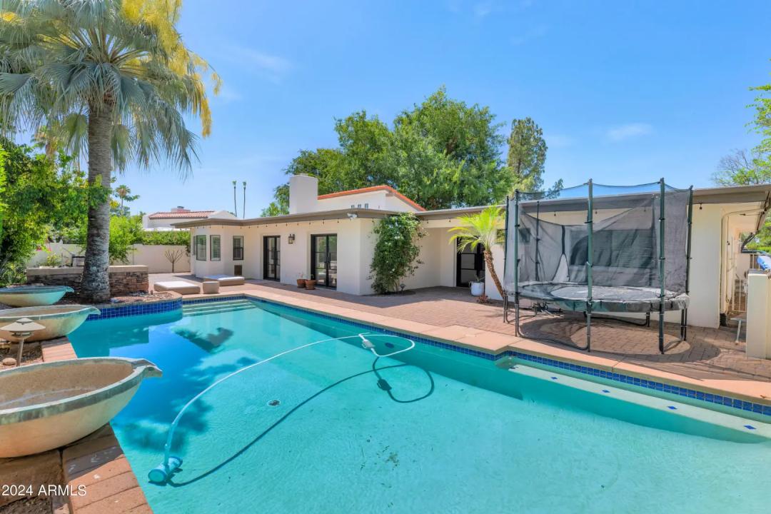Real Estate Picture 21