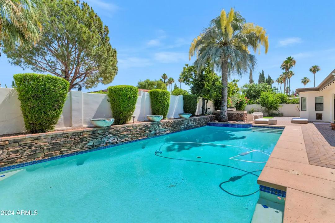 Real Estate Picture 22