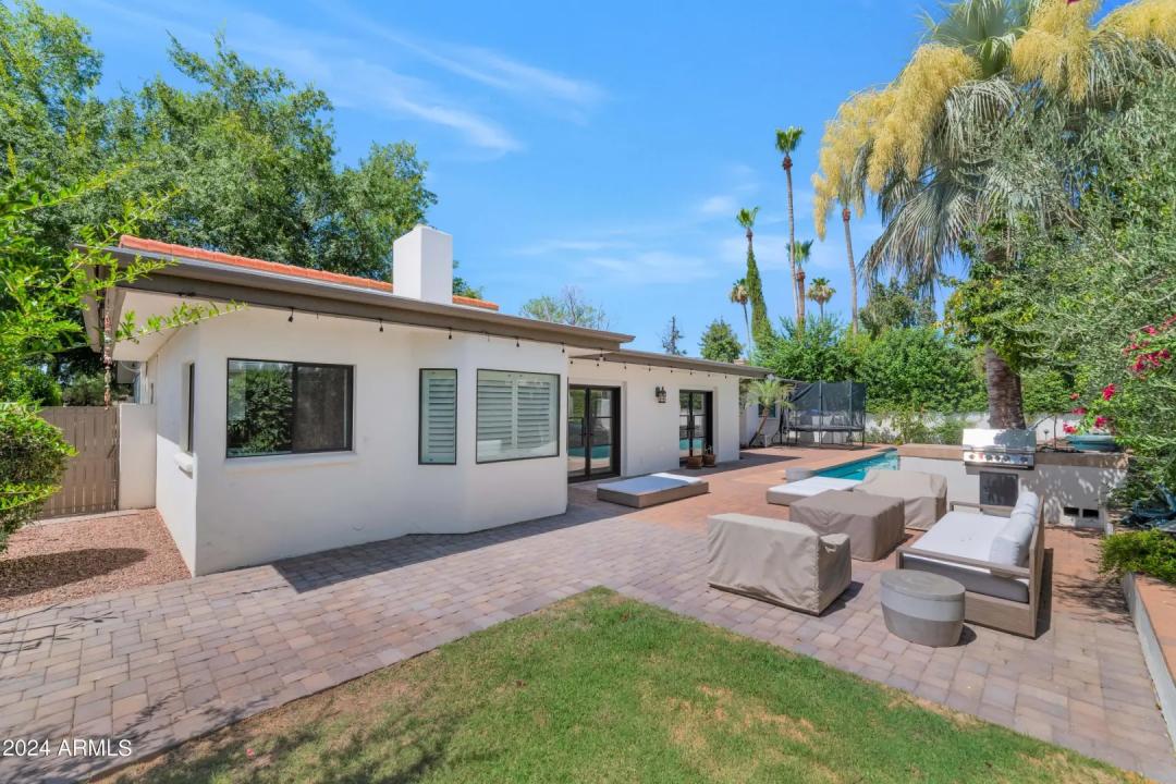 Real Estate Picture 25