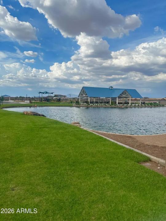 Real Estate Picture 5