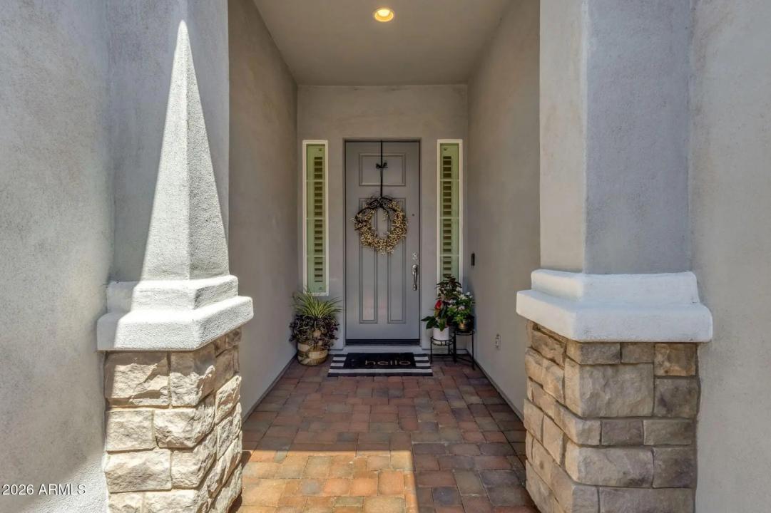Real Estate Picture 14
