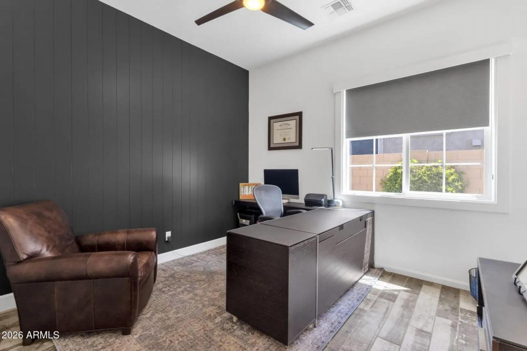 Real Estate Picture 11