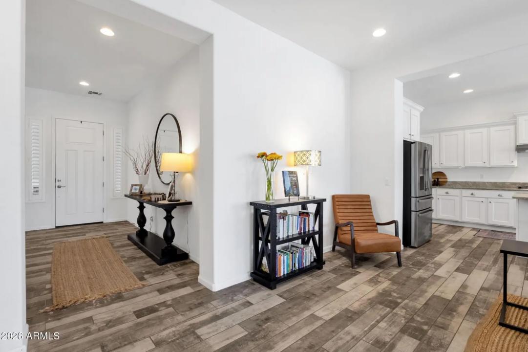 Real Estate Picture 17