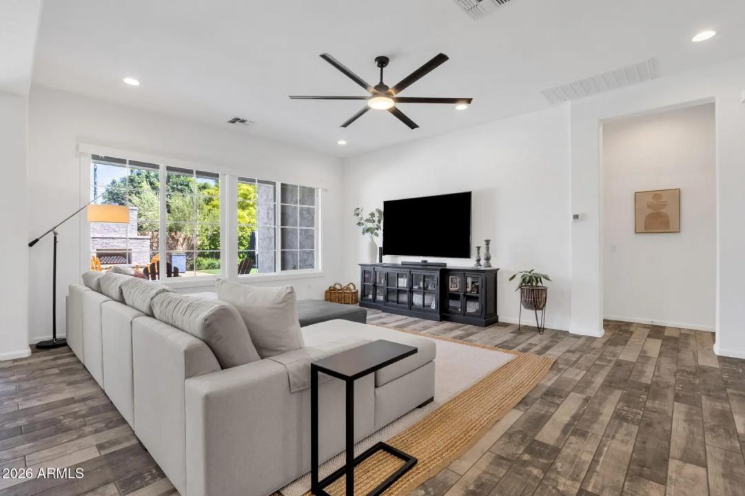 Real Estate Picture 29