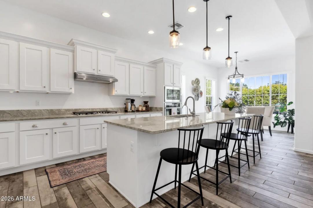 Real Estate Picture 19