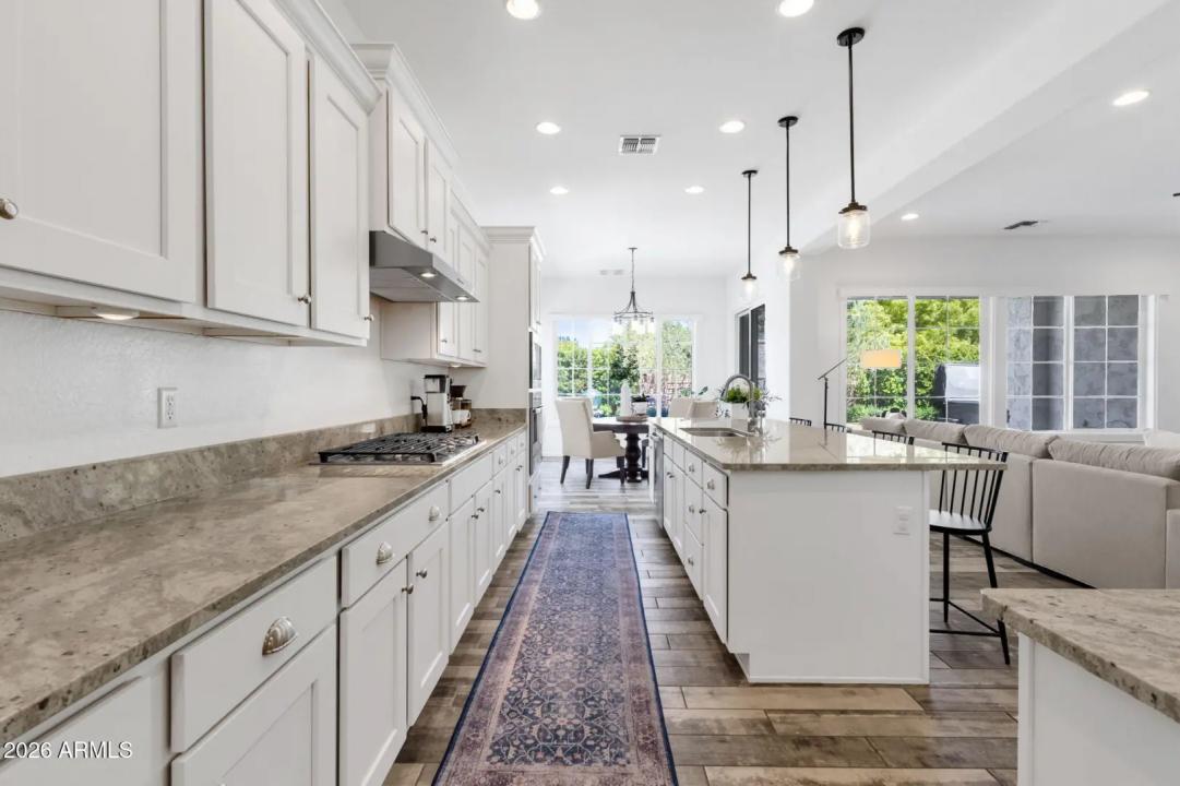 Real Estate Picture 24