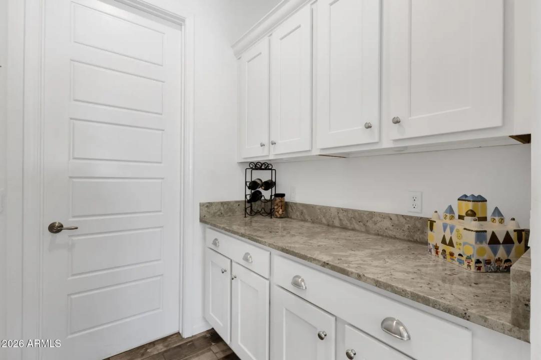 Real Estate Picture 21