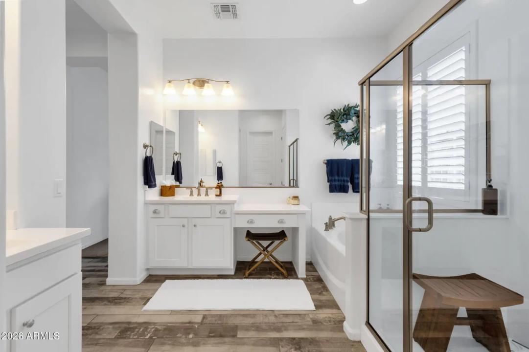 Real Estate Picture 6