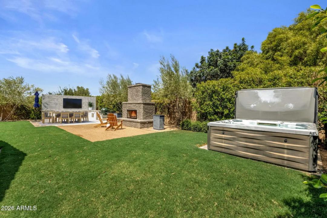 Real Estate Picture 50