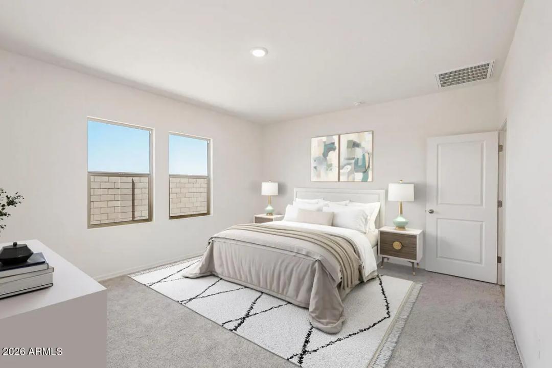 Real Estate Picture 5