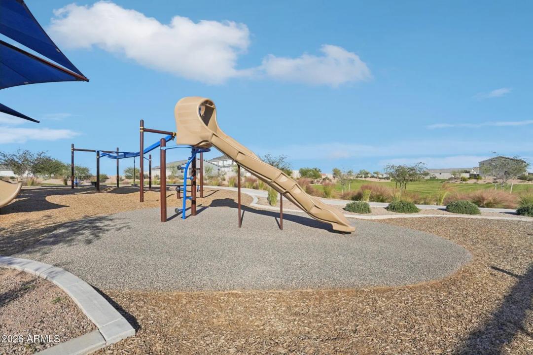 Real Estate Picture 16