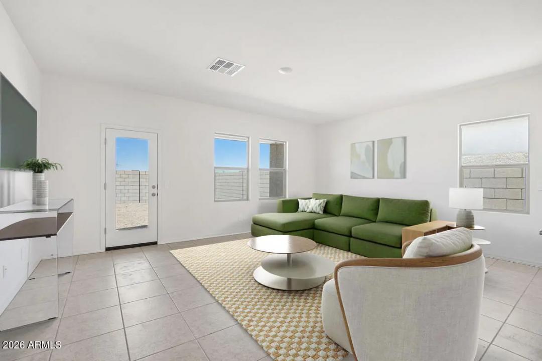Real Estate Picture 6
