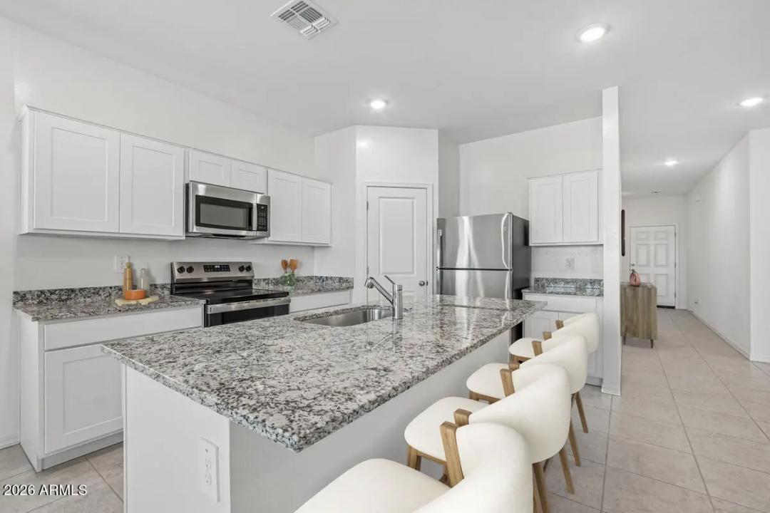 Real Estate Picture 7