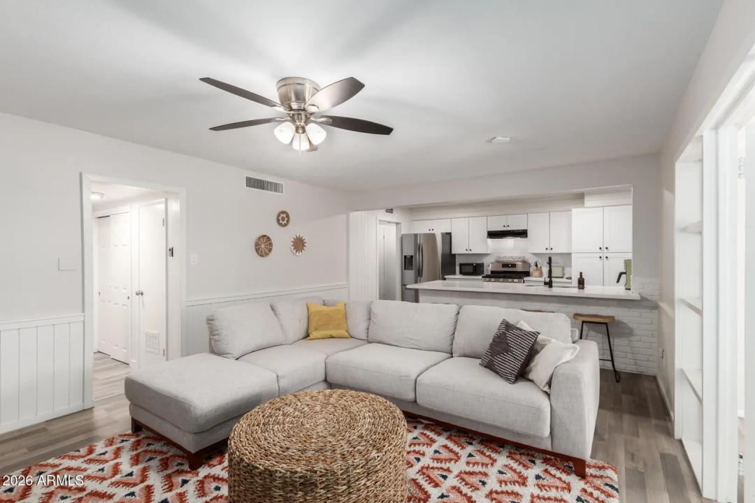 Real Estate Picture 7