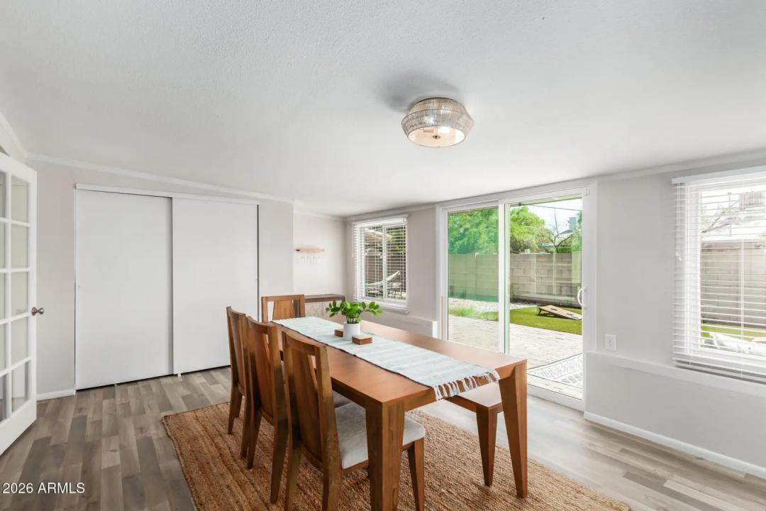 Real Estate Picture 8