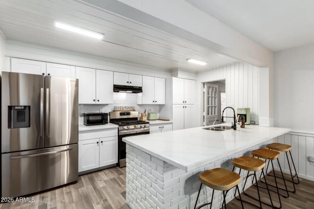 Real Estate Picture 10