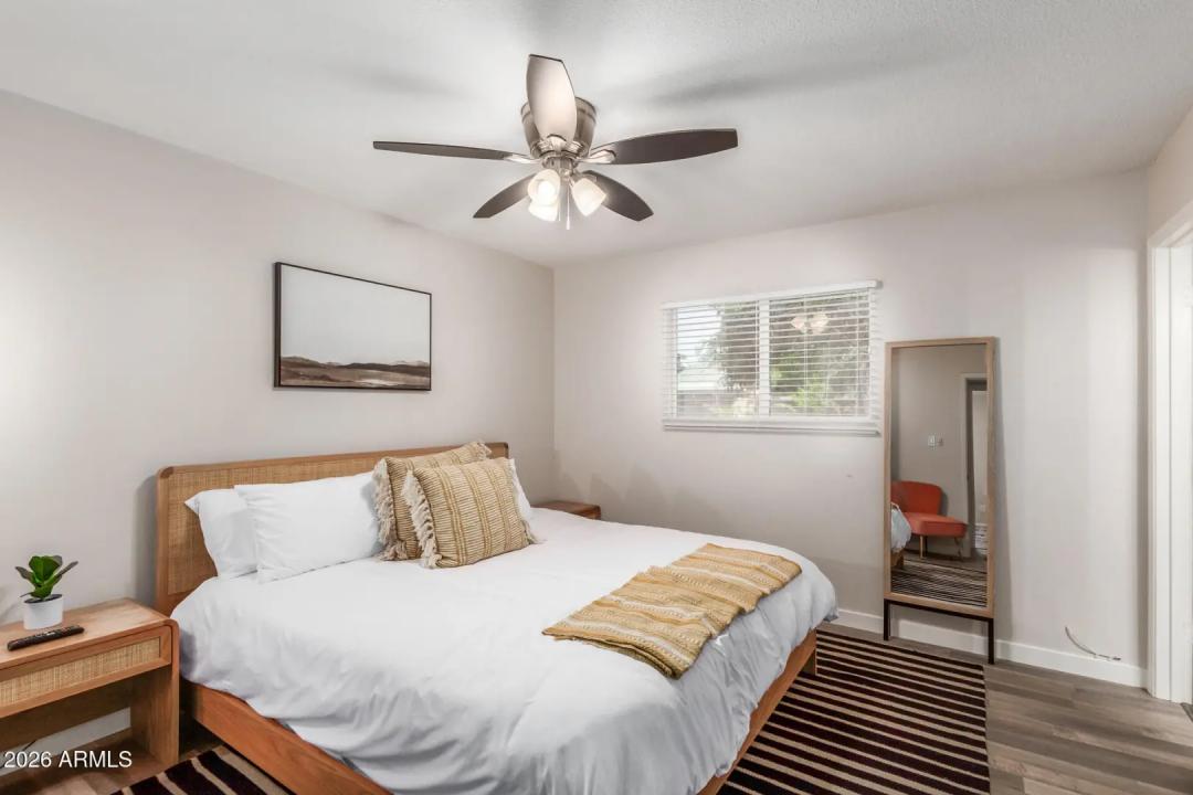 Real Estate Picture 14