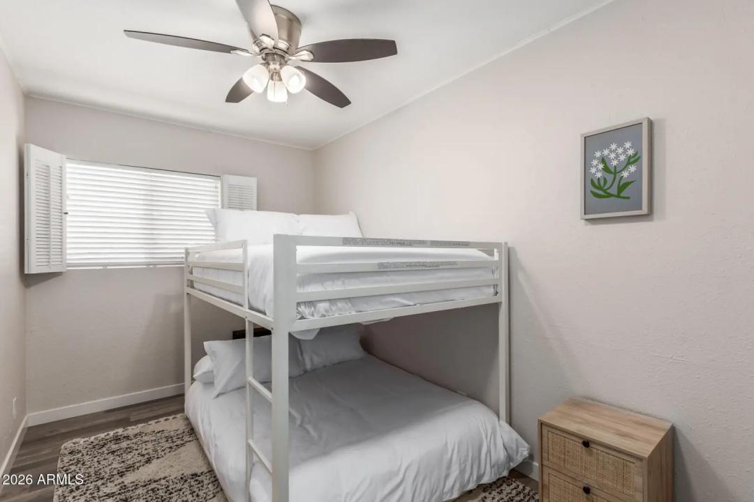 Real Estate Picture 16