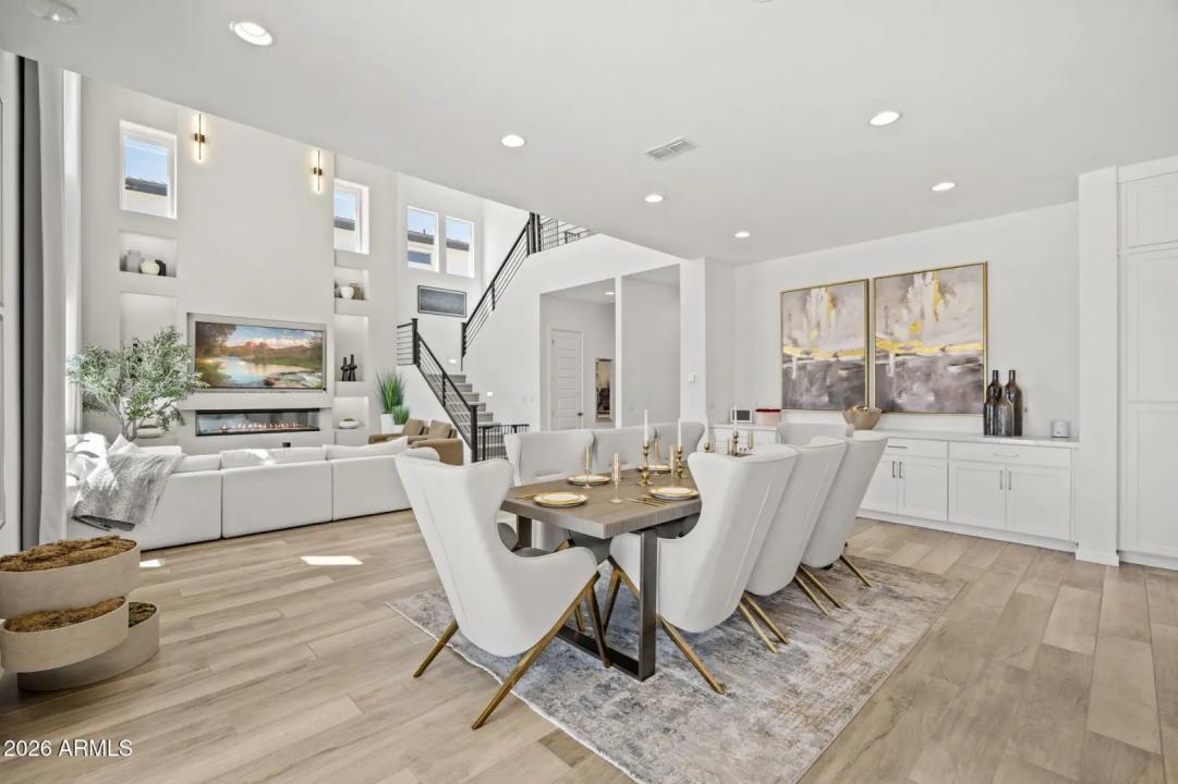 Real Estate Picture 11