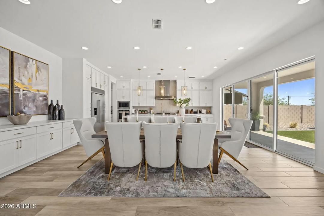 Real Estate Picture 12