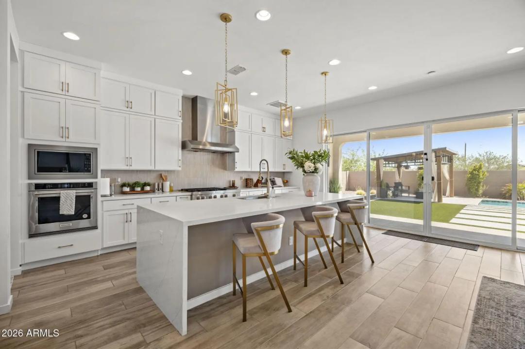 Real Estate Picture 15