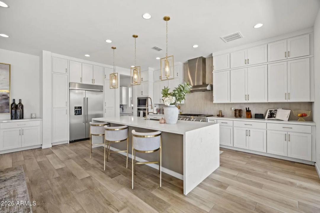Real Estate Picture 16