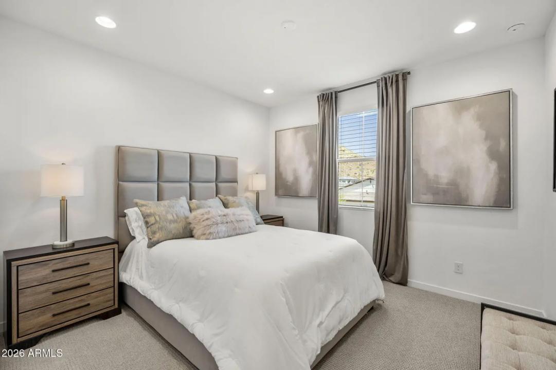 Real Estate Picture 23