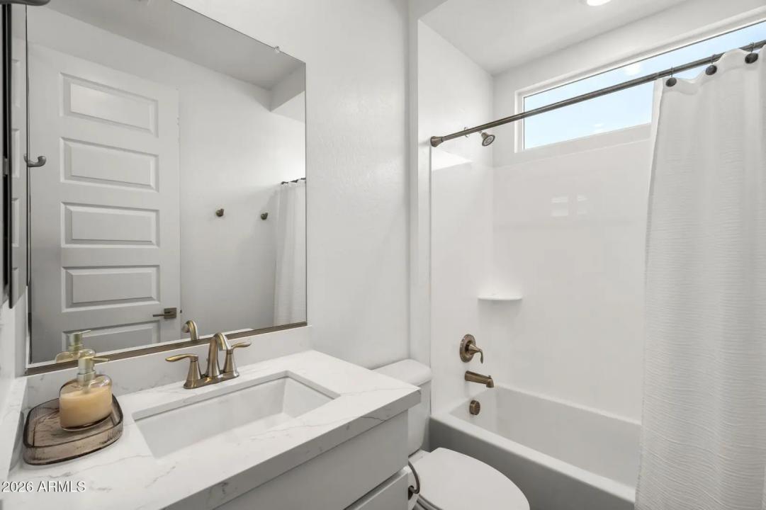 Real Estate Picture 24