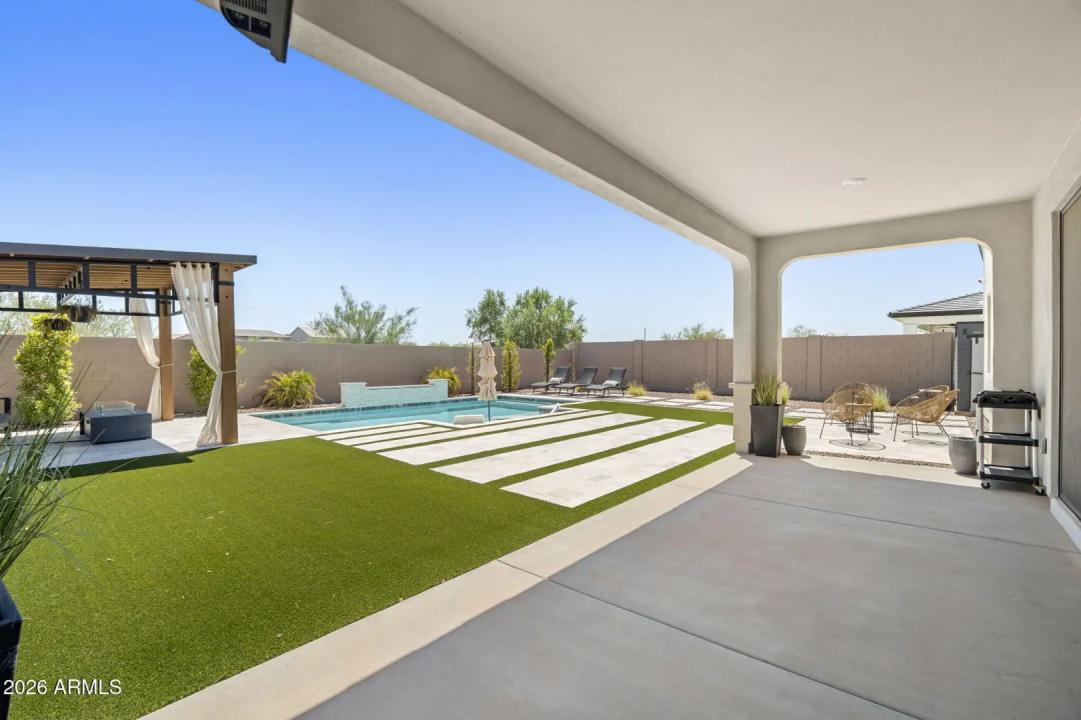 Real Estate Picture 30
