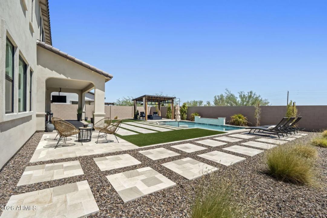 Real Estate Picture 32
