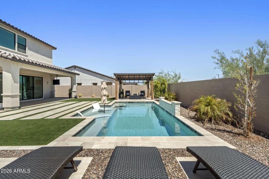 Real Estate Picture 33