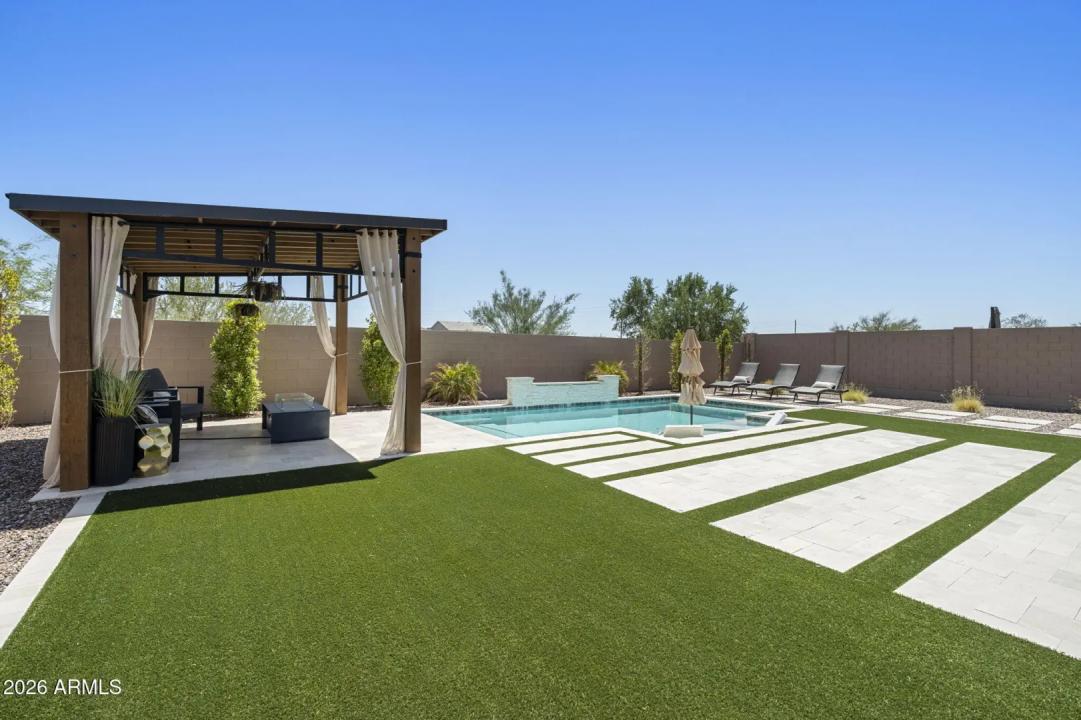 Real Estate Picture 34