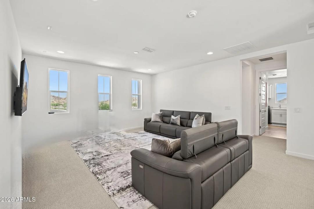 Real Estate Picture 21